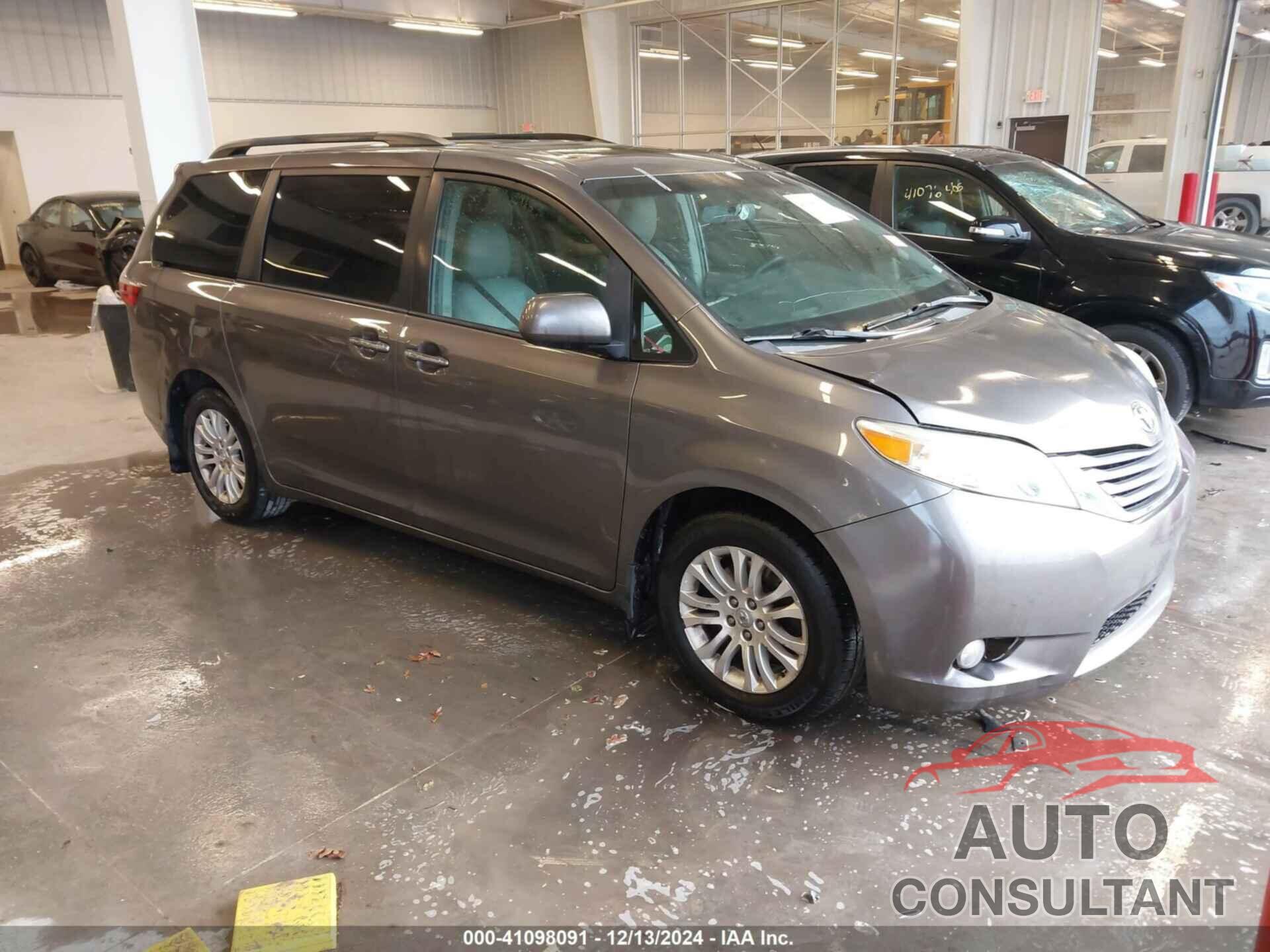 TOYOTA SIENNA 2017 - 5TDYZ3DC6HS801037