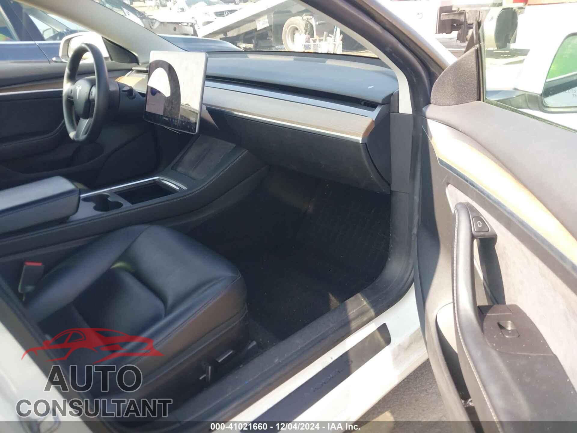 TESLA MODEL 3 2021 - 5YJ3E1EA0MF075357