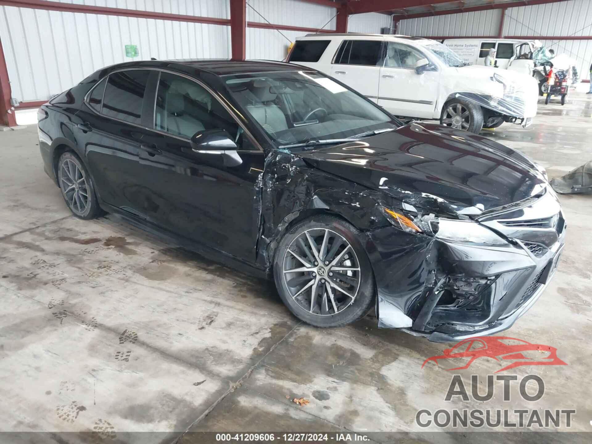 TOYOTA CAMRY 2022 - 4T1G11AKXNU068657