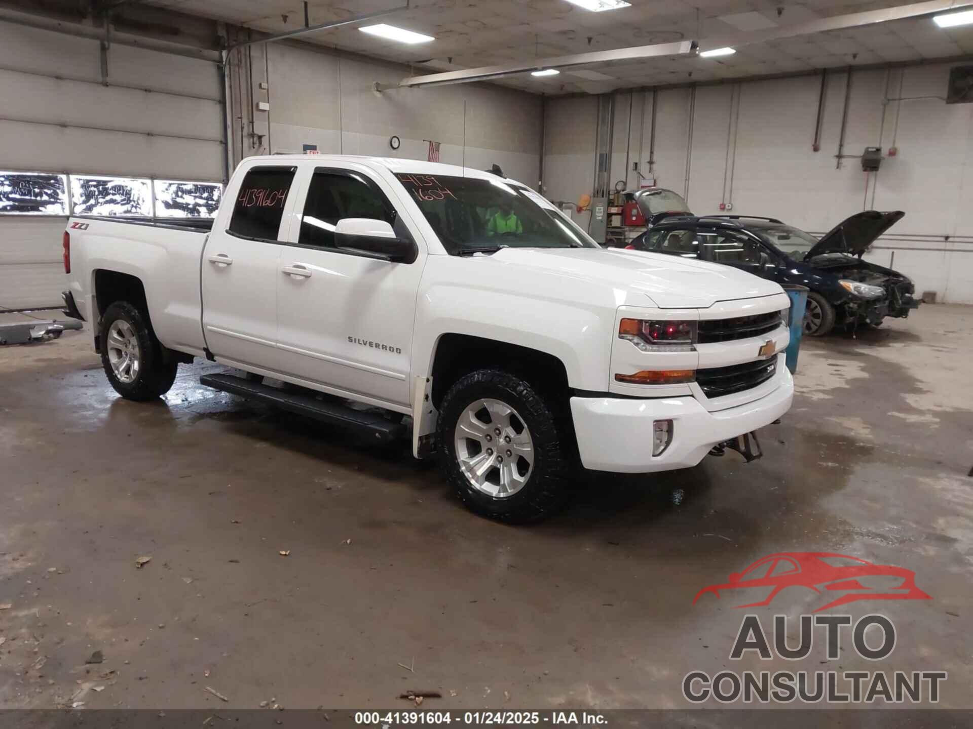 CHEVROLET SILVERADO 1500 2018 - 1GCVKREC6JZ239038