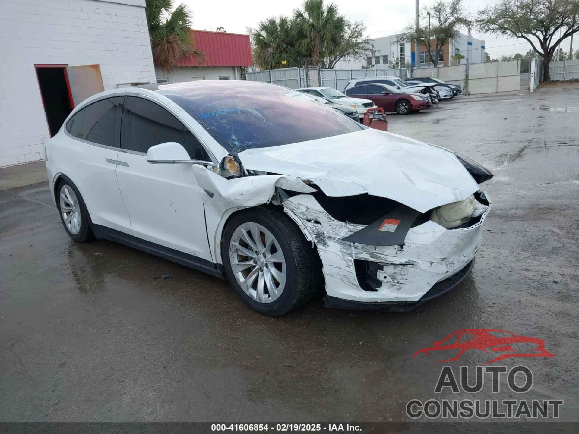 TESLA MODEL X 2016 - 5YJXCAE26GF004023