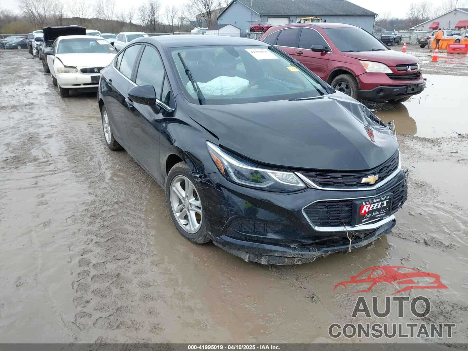 CHEVROLET CRUZE 2018 - 1G1BE5SM4J7151836
