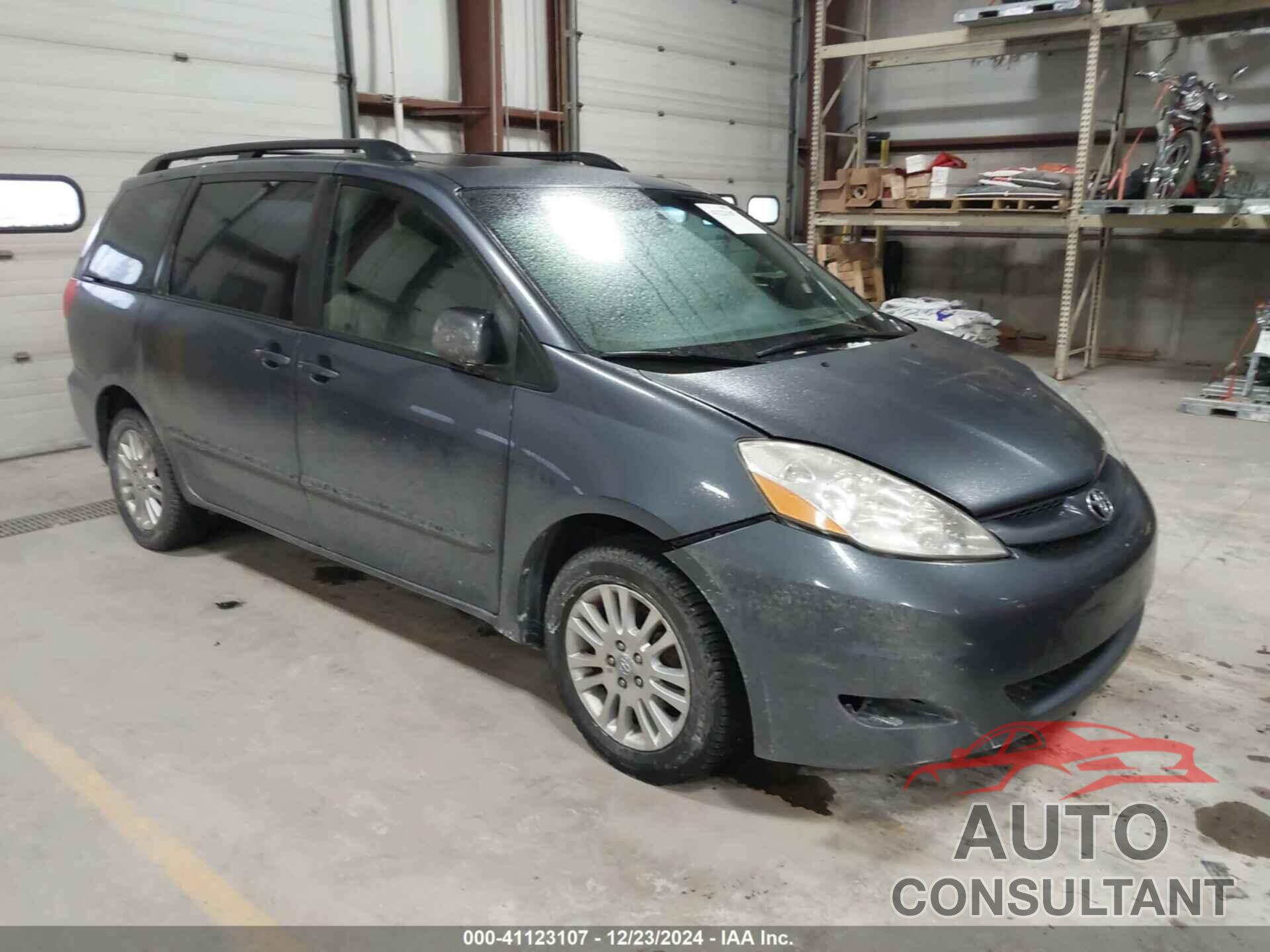 TOYOTA SIENNA 2010 - 5TDDK4CC8AS030421