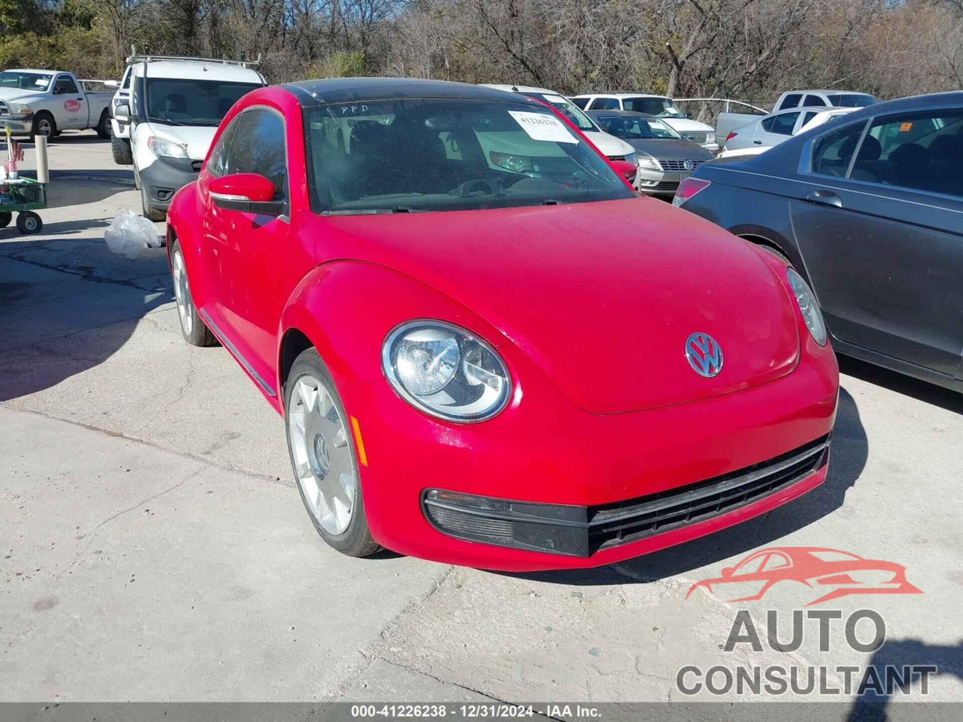 VOLKSWAGEN BEETLE 2013 - 3VWJX7AT3DM600321