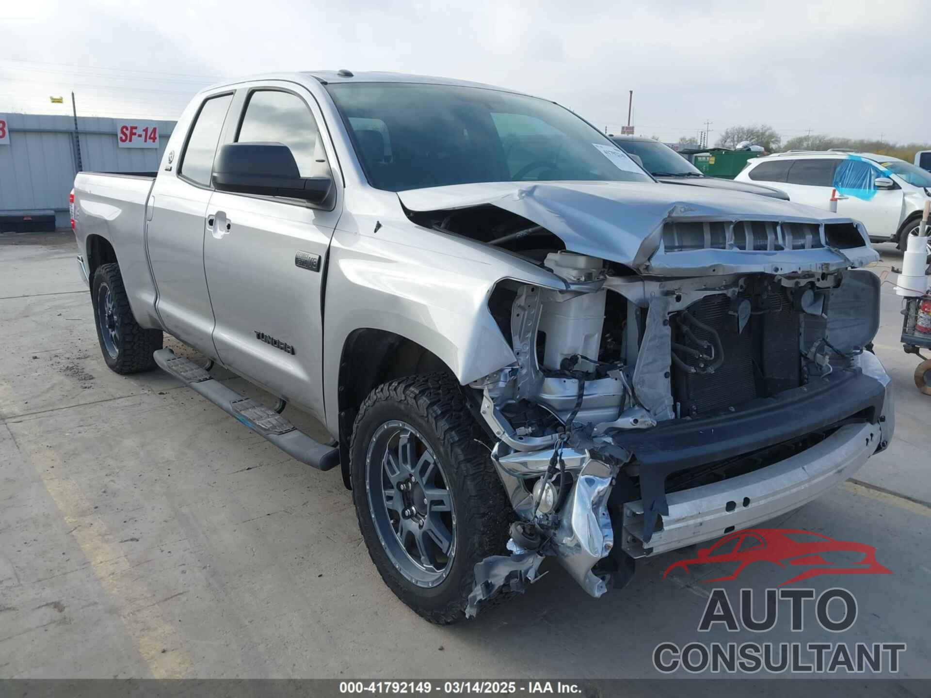 TOYOTA TUNDRA 2017 - 5TFUW5F16HX645185