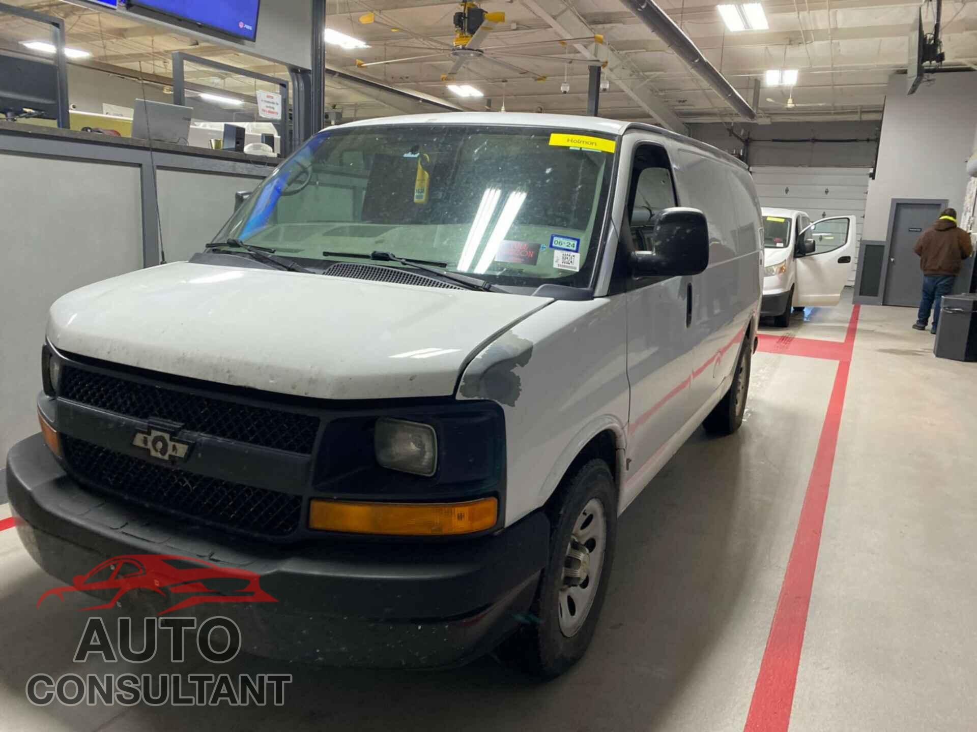 CHEVROLET EXPRESS G1500 2012 - 1GCSGAF4XC1183412
