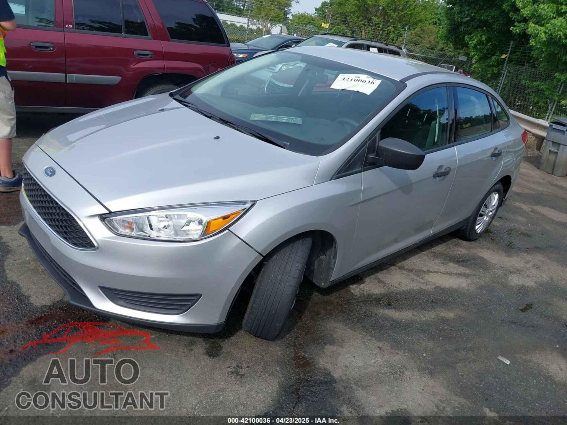 FORD FOCUS 2017 - 1FADP3E21HL241557