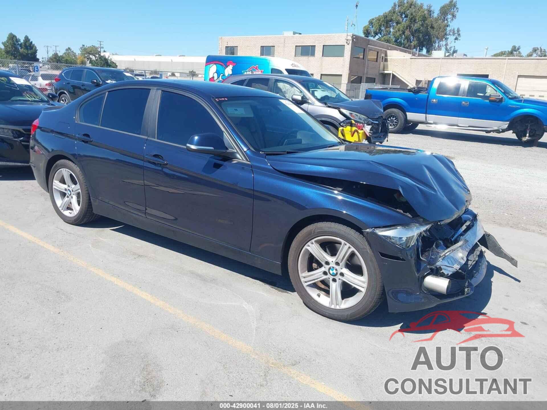 BMW 320I 2015 - WBA3B1G51FNT05109