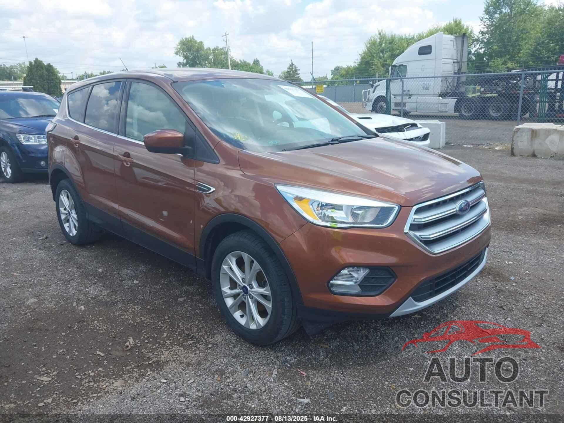 FORD ESCAPE 2017 - 1FMCU0GD5HUB58635