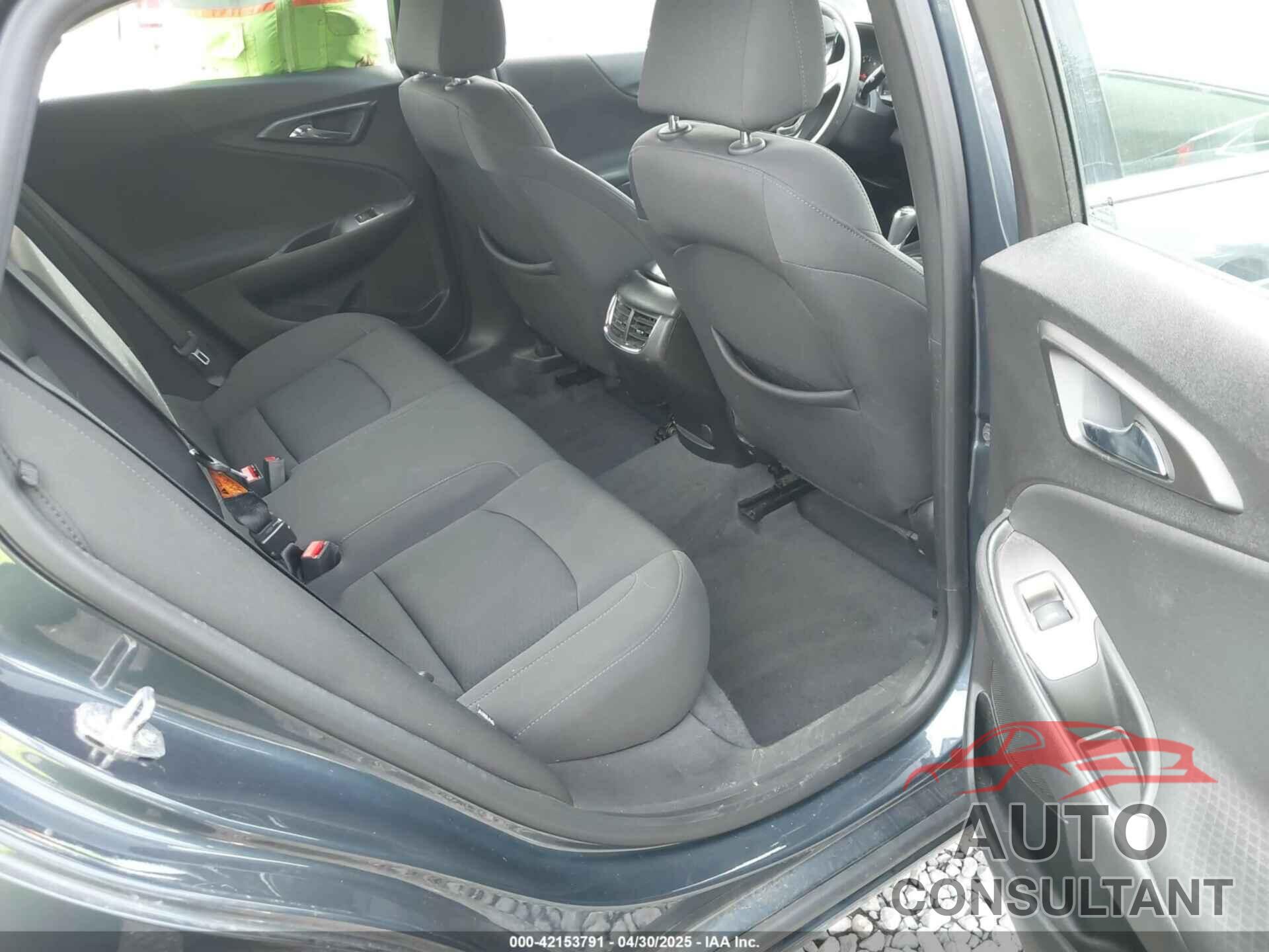 CHEVROLET MALIBU 2019 - 1G1ZD5ST6KF142877