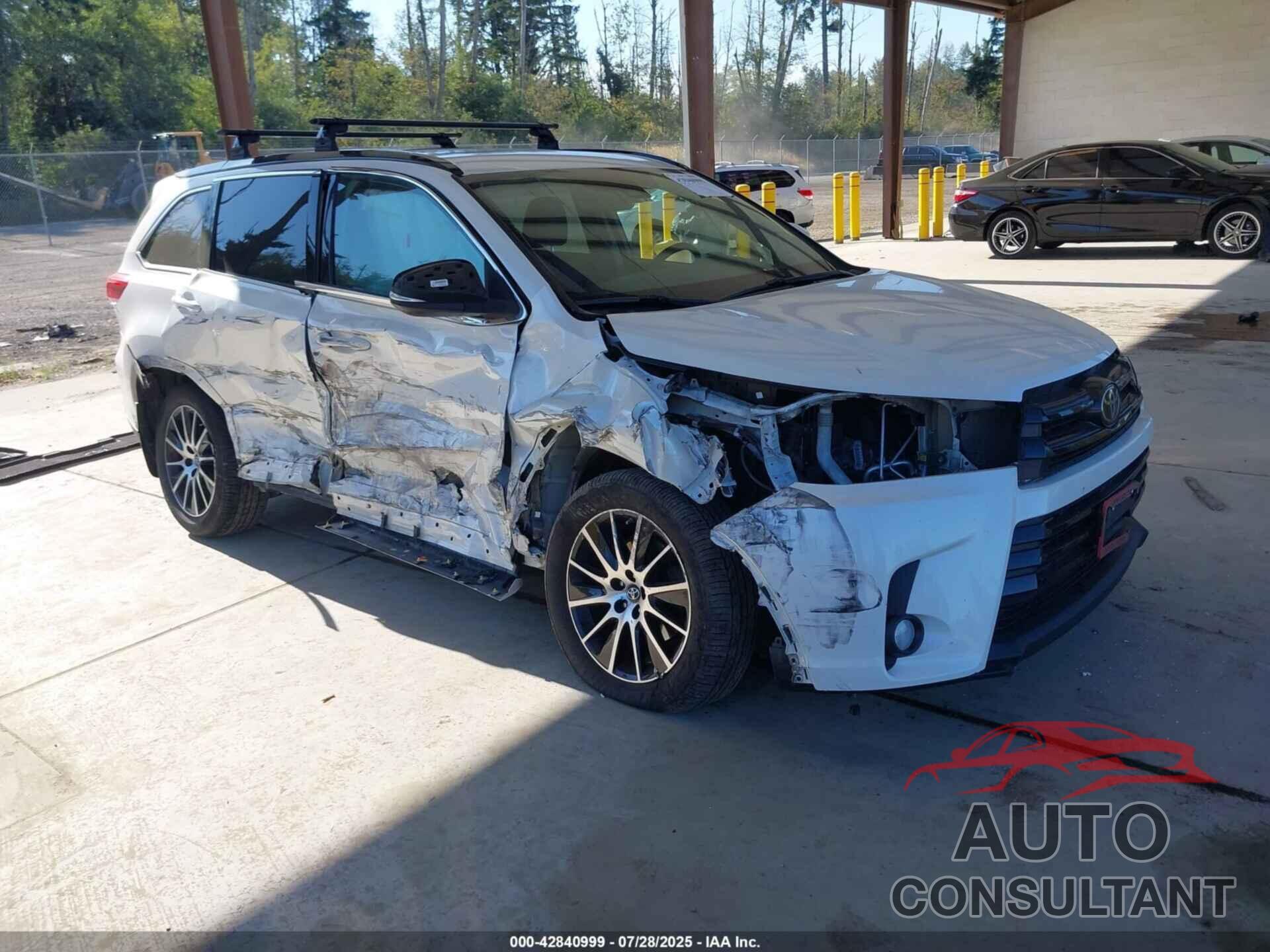 TOYOTA HIGHLANDER 2018 - 5TDJZRFHXJS547528