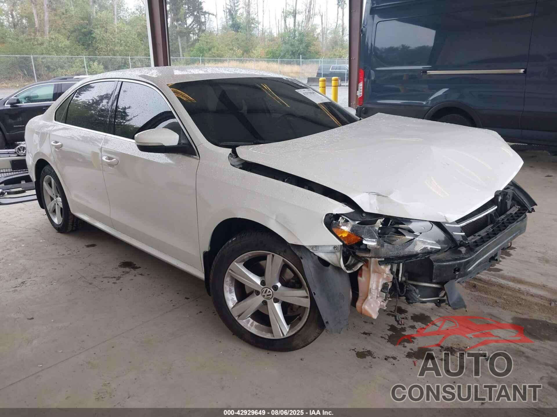 VOLKSWAGEN PASSAT 2015 - 1VWAT7A31FC107785