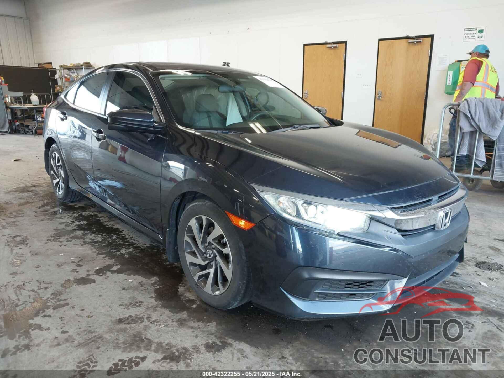 HONDA CIVIC 2018 - 2HGFC2F70JH509943