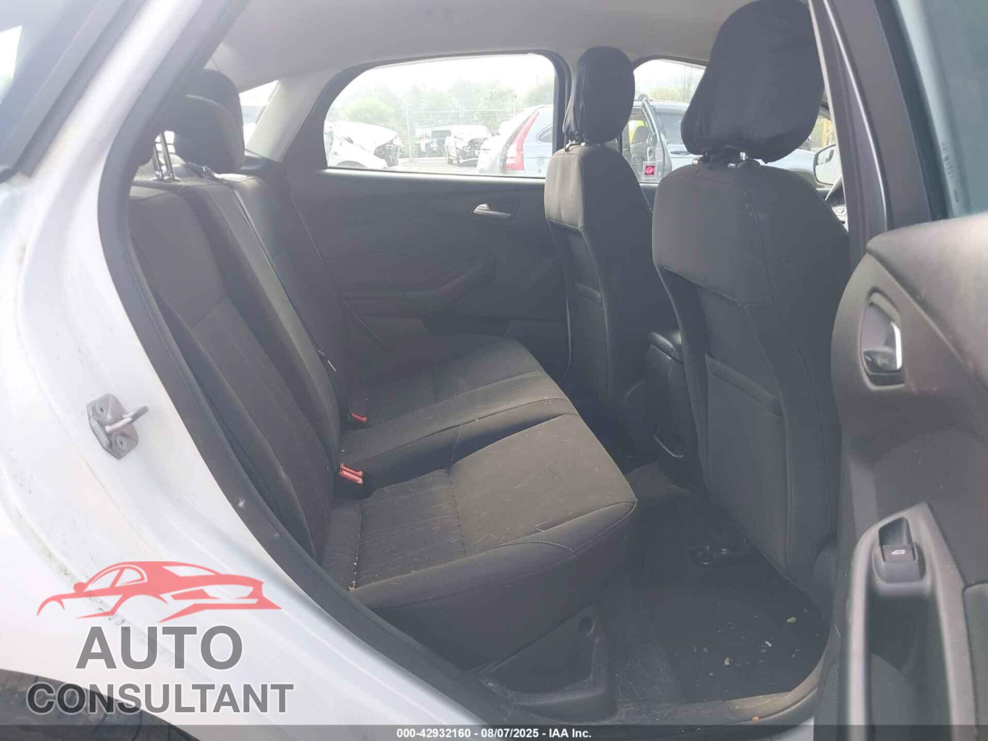 FORD FOCUS 2016 - 1FADP3FE8GL402686