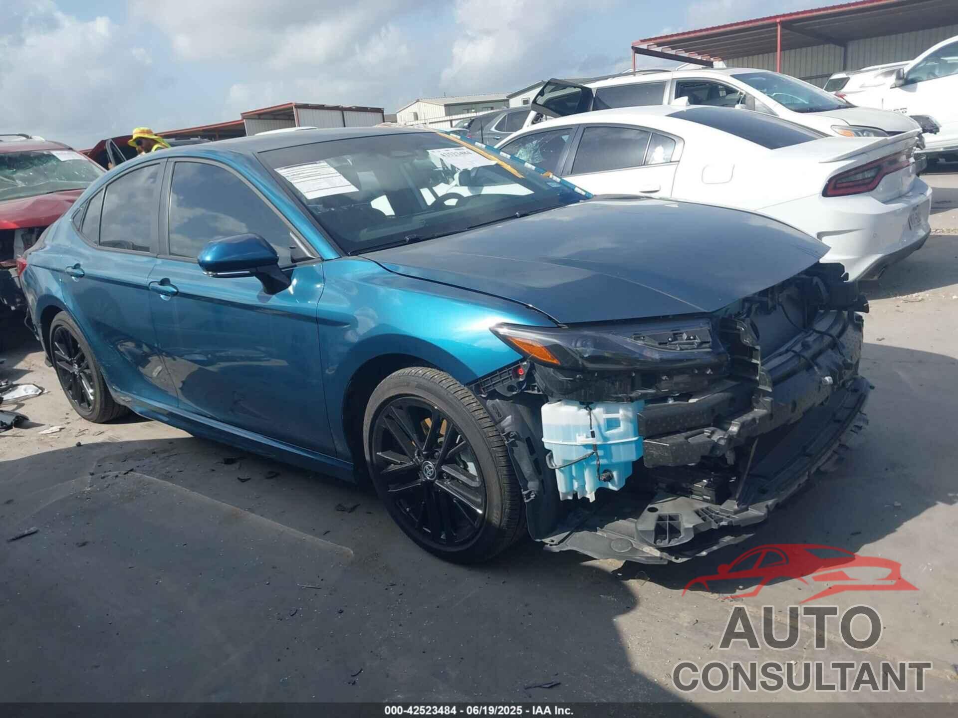 TOYOTA CAMRY 2025 - 4T1DAACK6SU027597