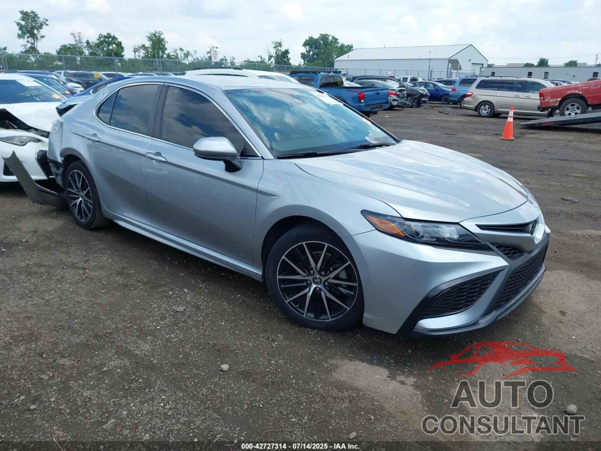 TOYOTA CAMRY 2021 - 4T1G11AK0MU594536