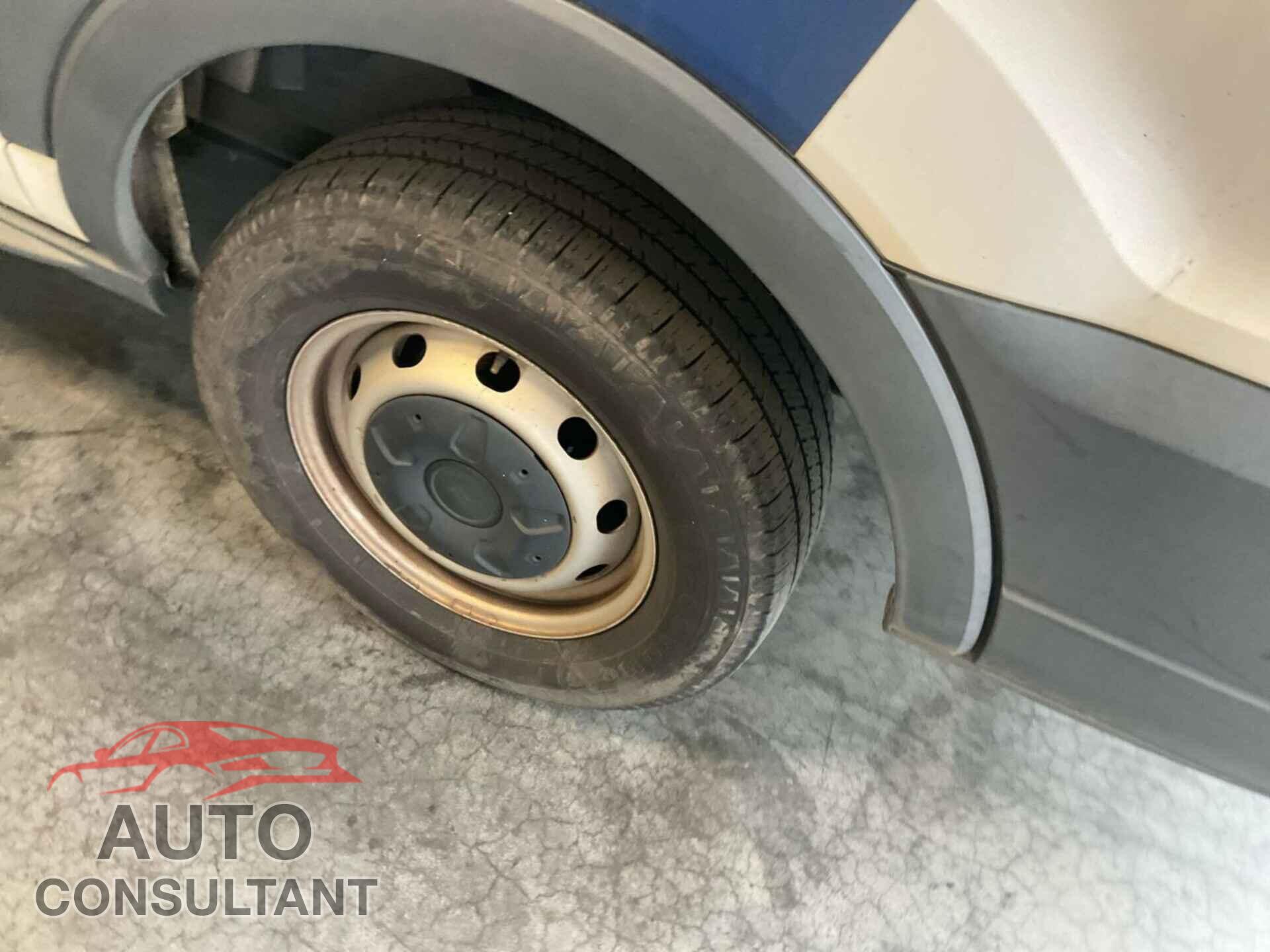 FORD TRANSIT 2018 - 1FTYE1YM8JKB52017
