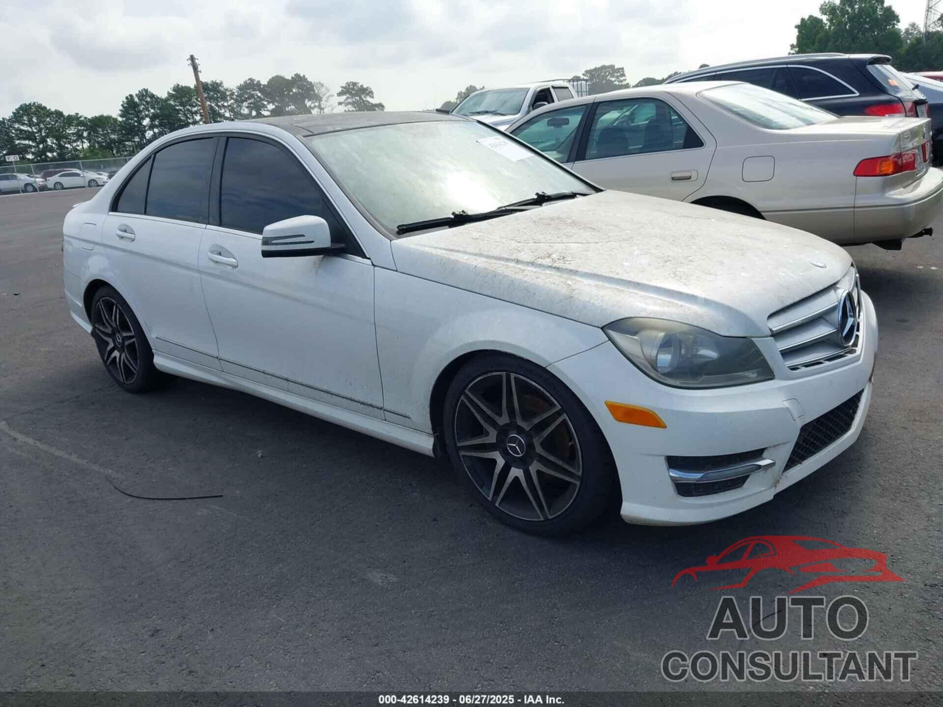 MERCEDES-BENZ C 2013 - WDDGF4HB8DR268179