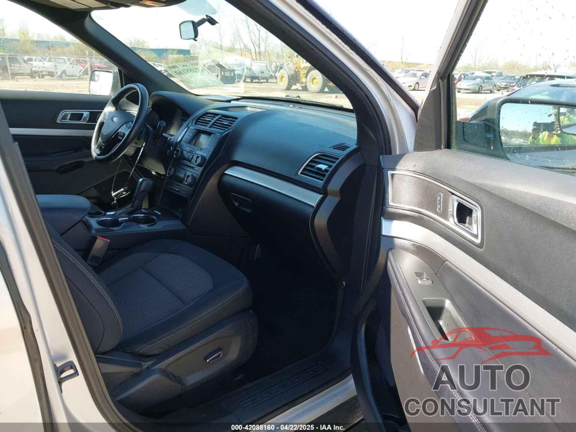 FORD EXPLORER 2017 - 1FM5K7D82HGC52758