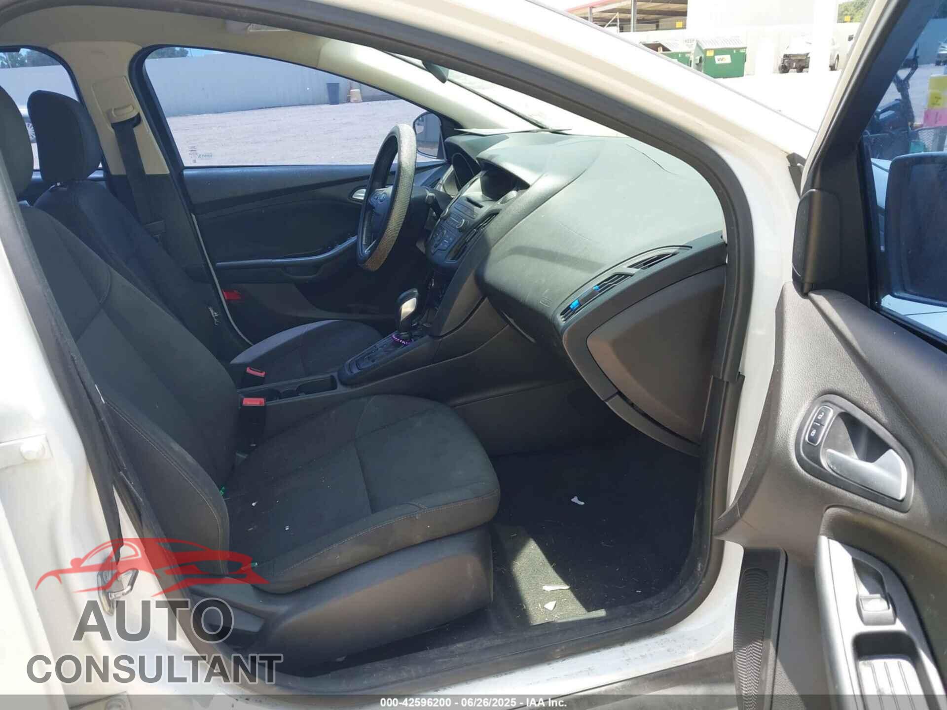 FORD FOCUS 2017 - 1FADP3F24HL207613