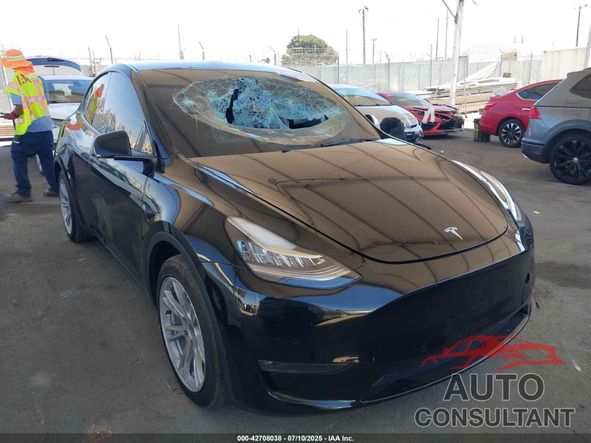 TESLA MODEL Y 2022 - 7SAYGDEE8NF403438