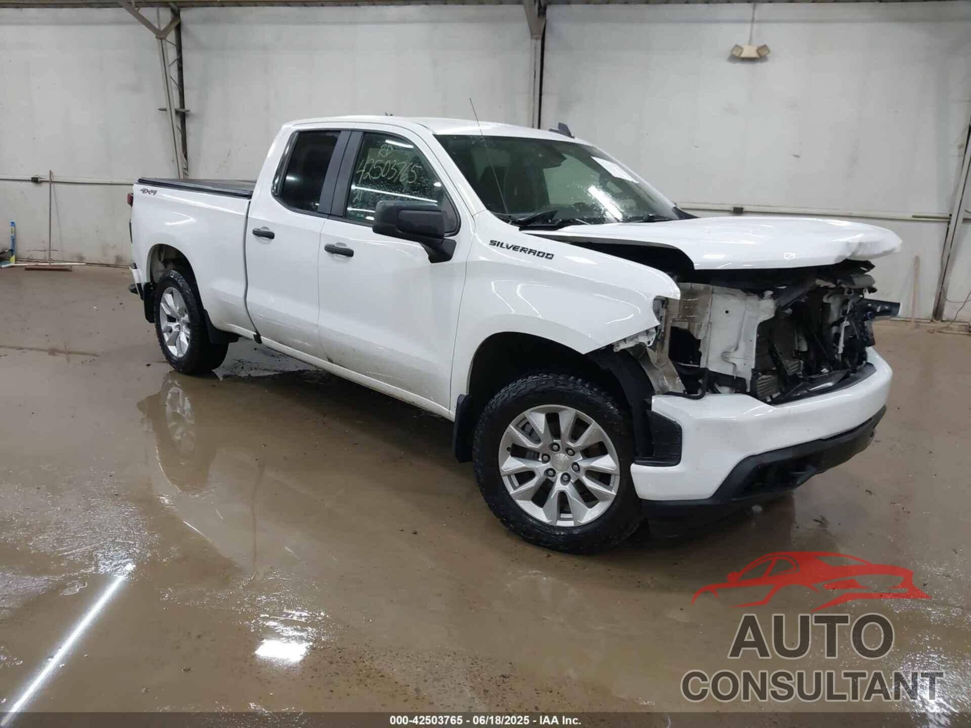 CHEVROLET SILVERADO 1500 2021 - 1GCRYBEK7MZ361426