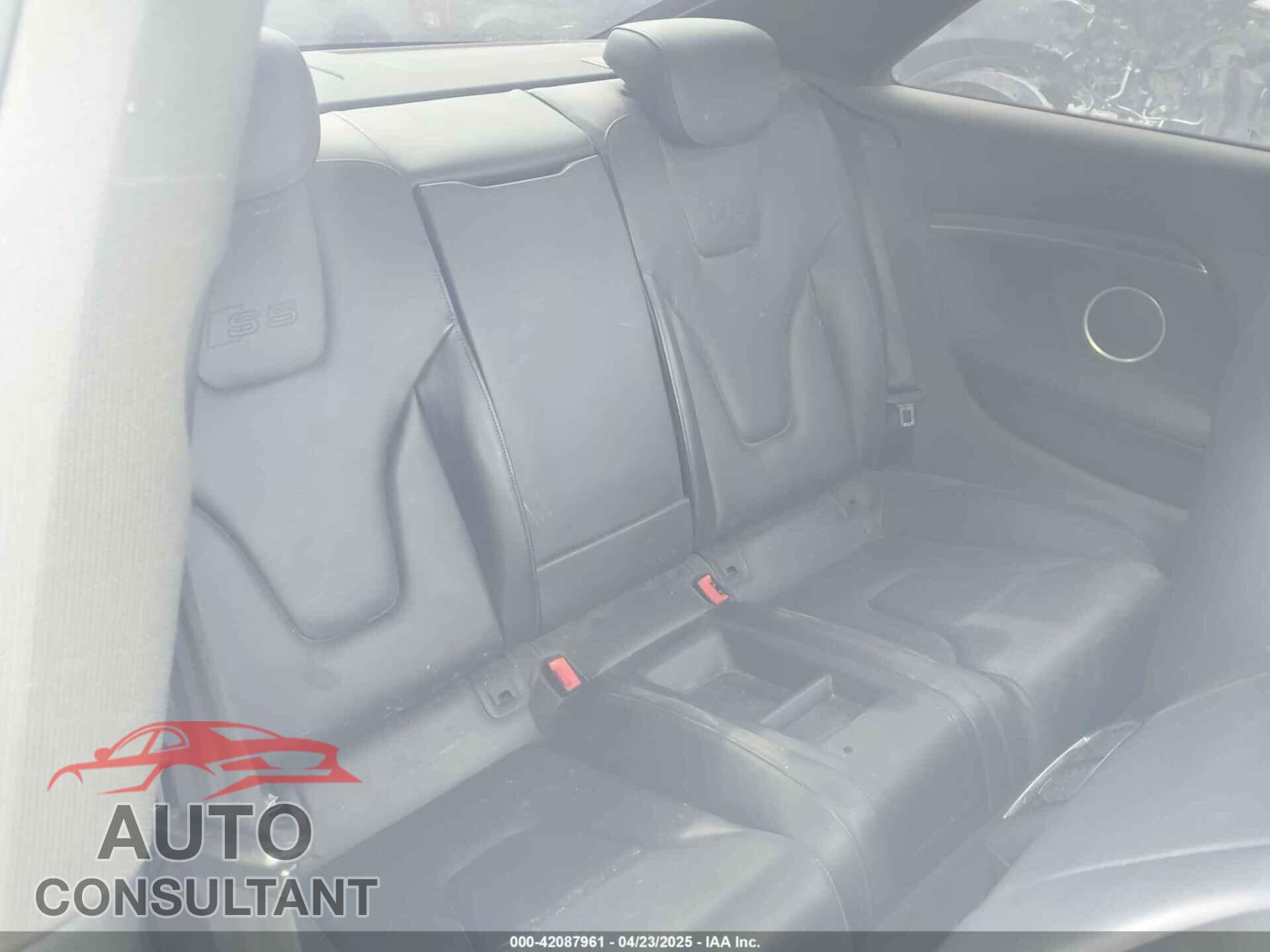 AUDI S5 2012 - WAUCVAFR0CA001543