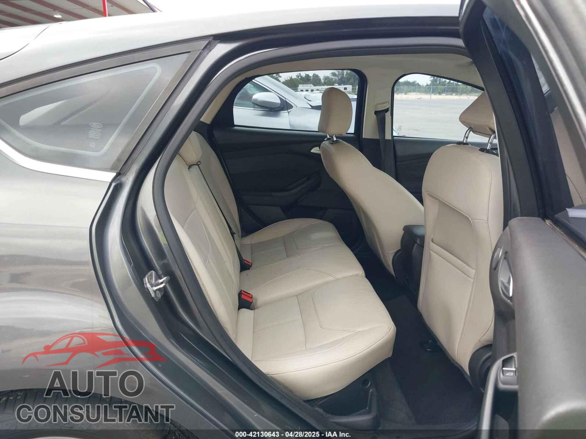 FORD FOCUS 2017 - 1FADP3N20HL210364
