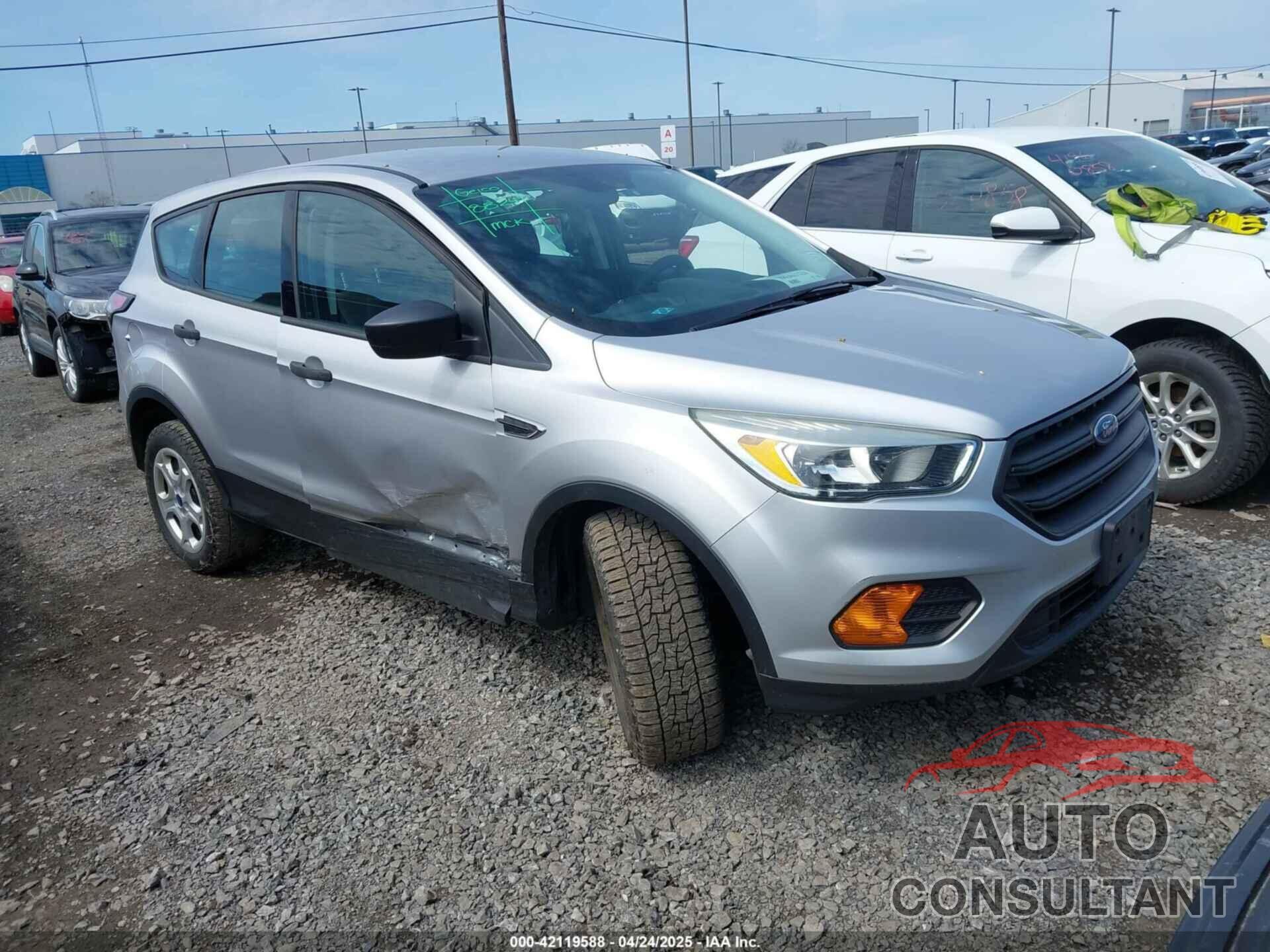 FORD ESCAPE 2017 - 1FMCU0F78HUB39105