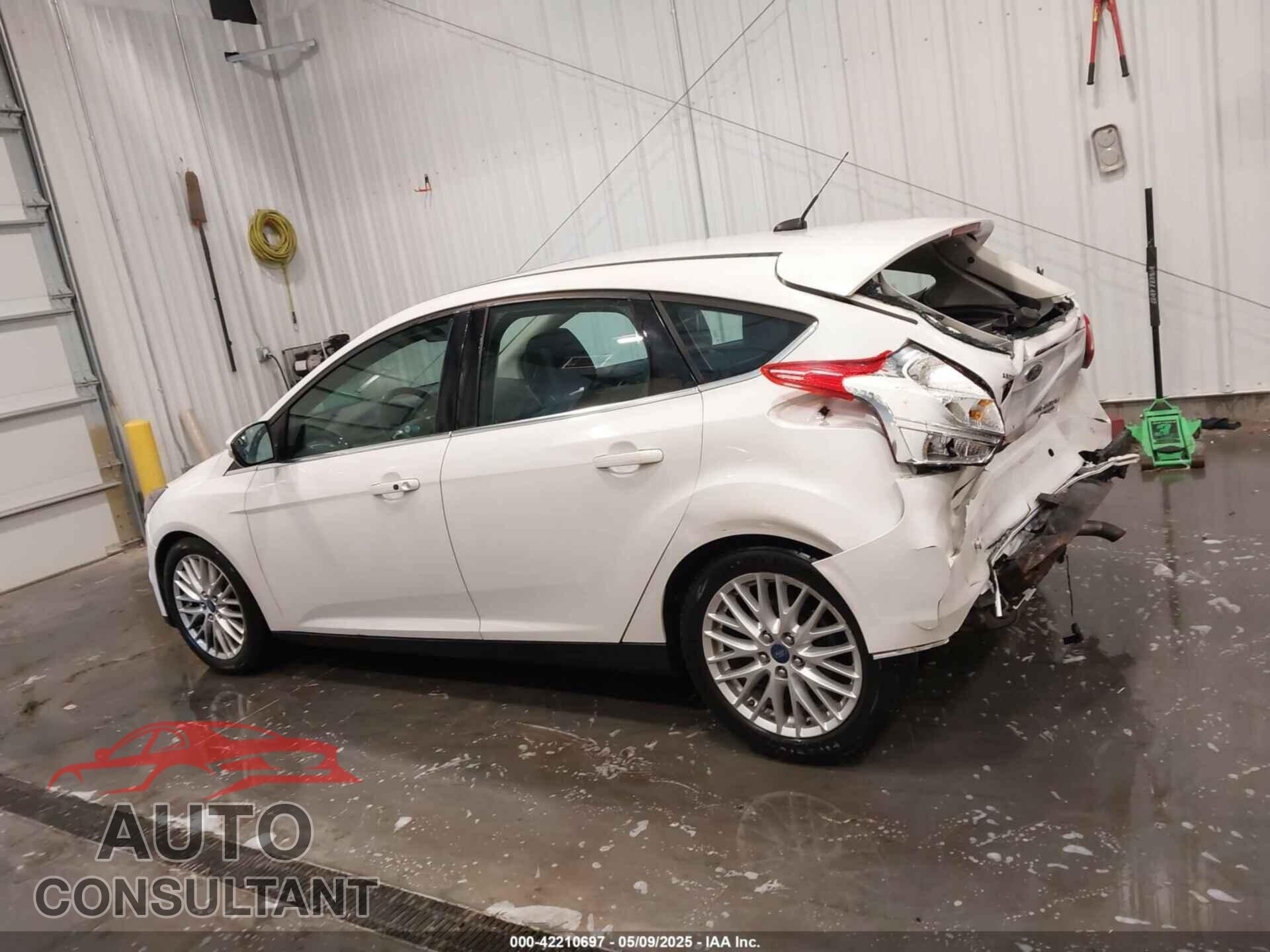 FORD FOCUS 2014 - 1FADP3N27EL110287
