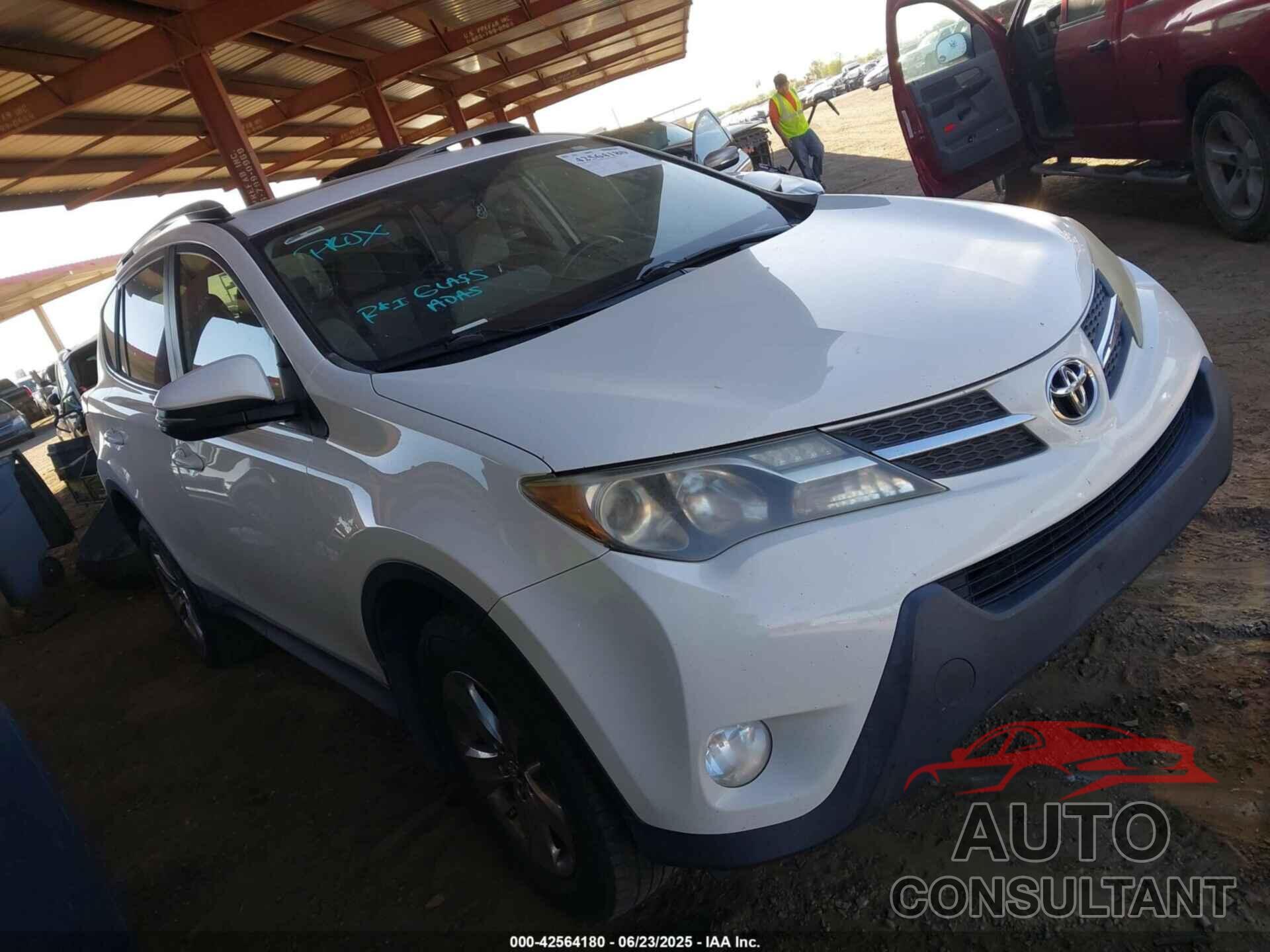 TOYOTA RAV4 2015 - JTMWFREV7FJ051712