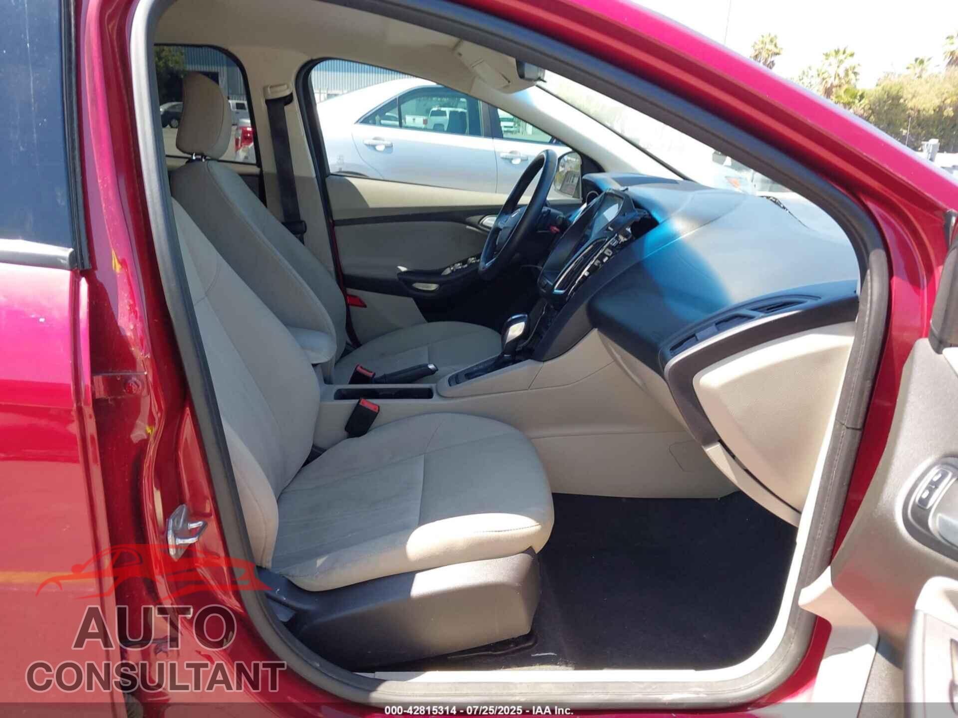 FORD FOCUS 2016 - 1FADP3F26GL310563