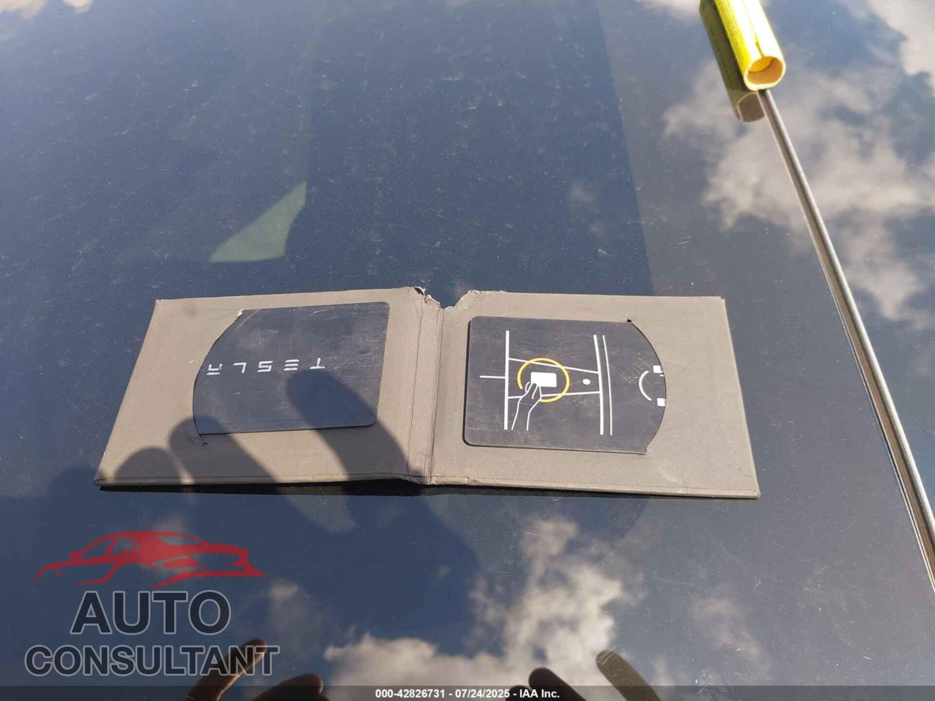 TESLA MODEL 3 2024 - 5YJ3E1EA5RF728322