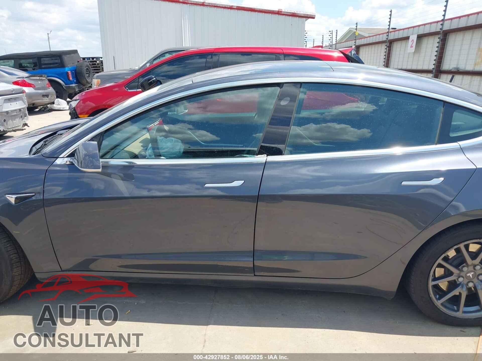 TESLA MODEL 3 2019 - 5YJ3E1EB9KF432735