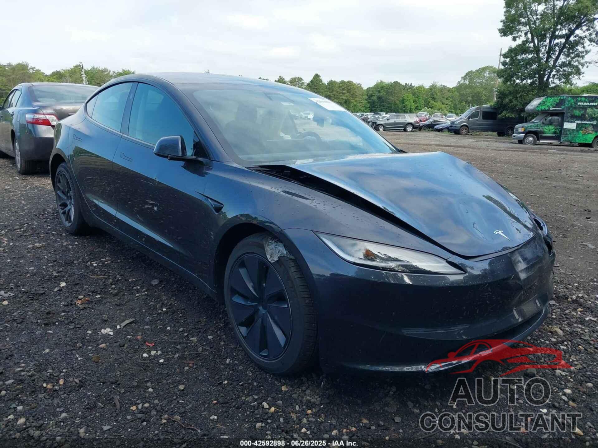 TESLA MODEL 3 2025 - 5YJ3E1EA2SF951939