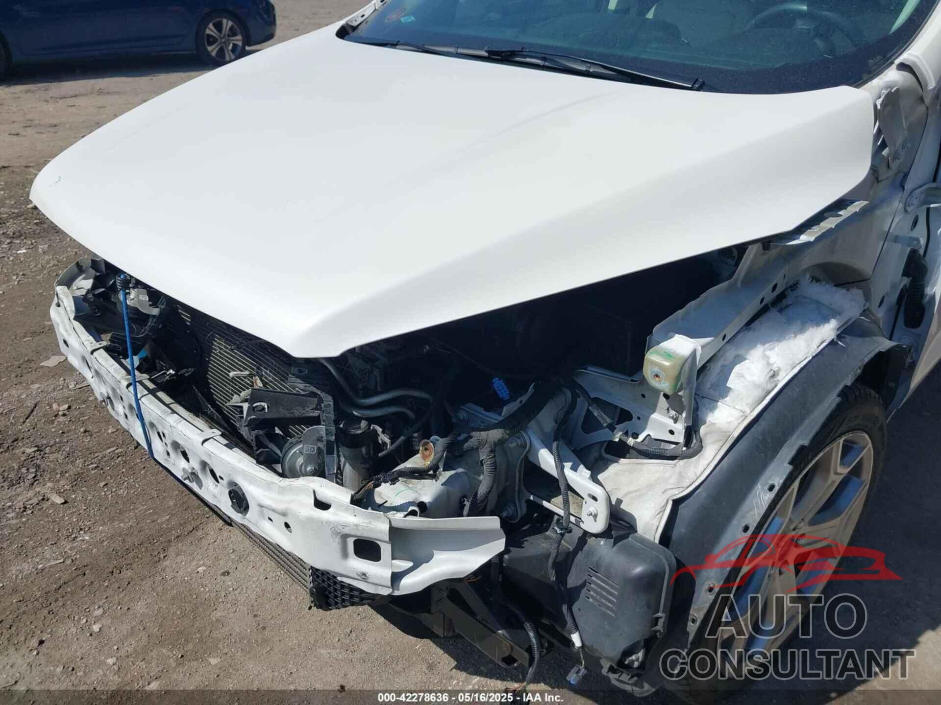 FORD ESCAPE 2017 - 1FMCU0J93HUA48123
