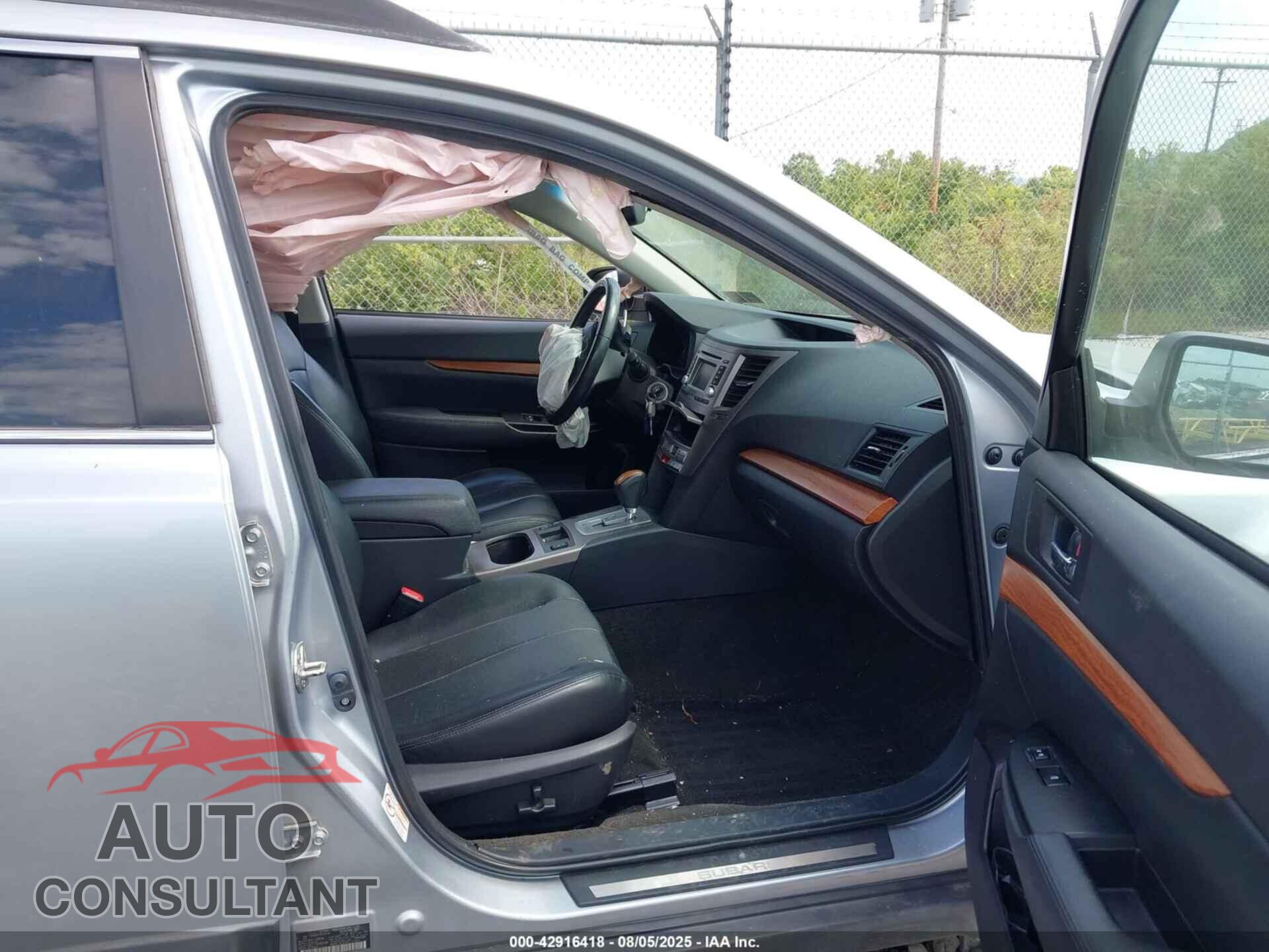 SUBARU OUTBACK 2013 - 4S4BRBKC4D3247796