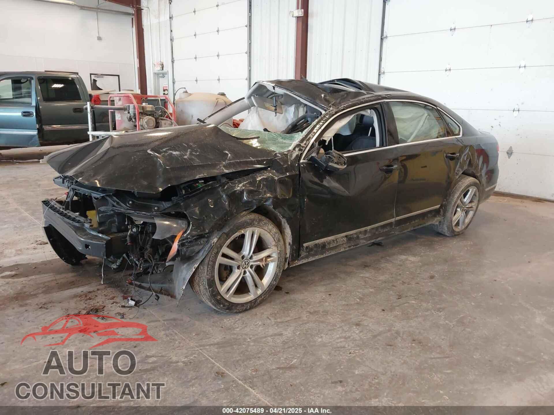 VOLKSWAGEN PASSAT 2014 - 1VWCS7A37EC007636