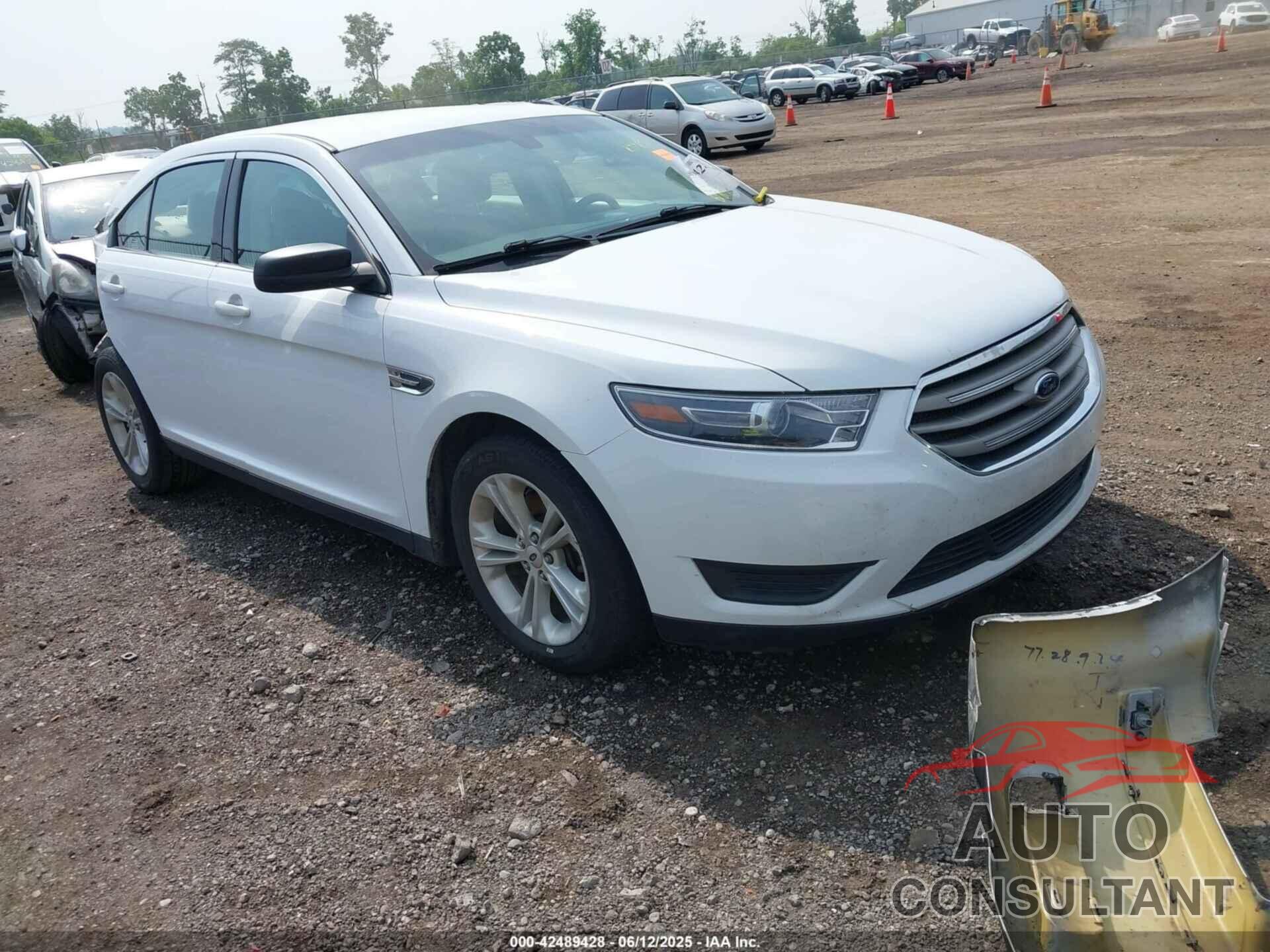 FORD TAURUS 2018 - 1FAHP2D86JG133256