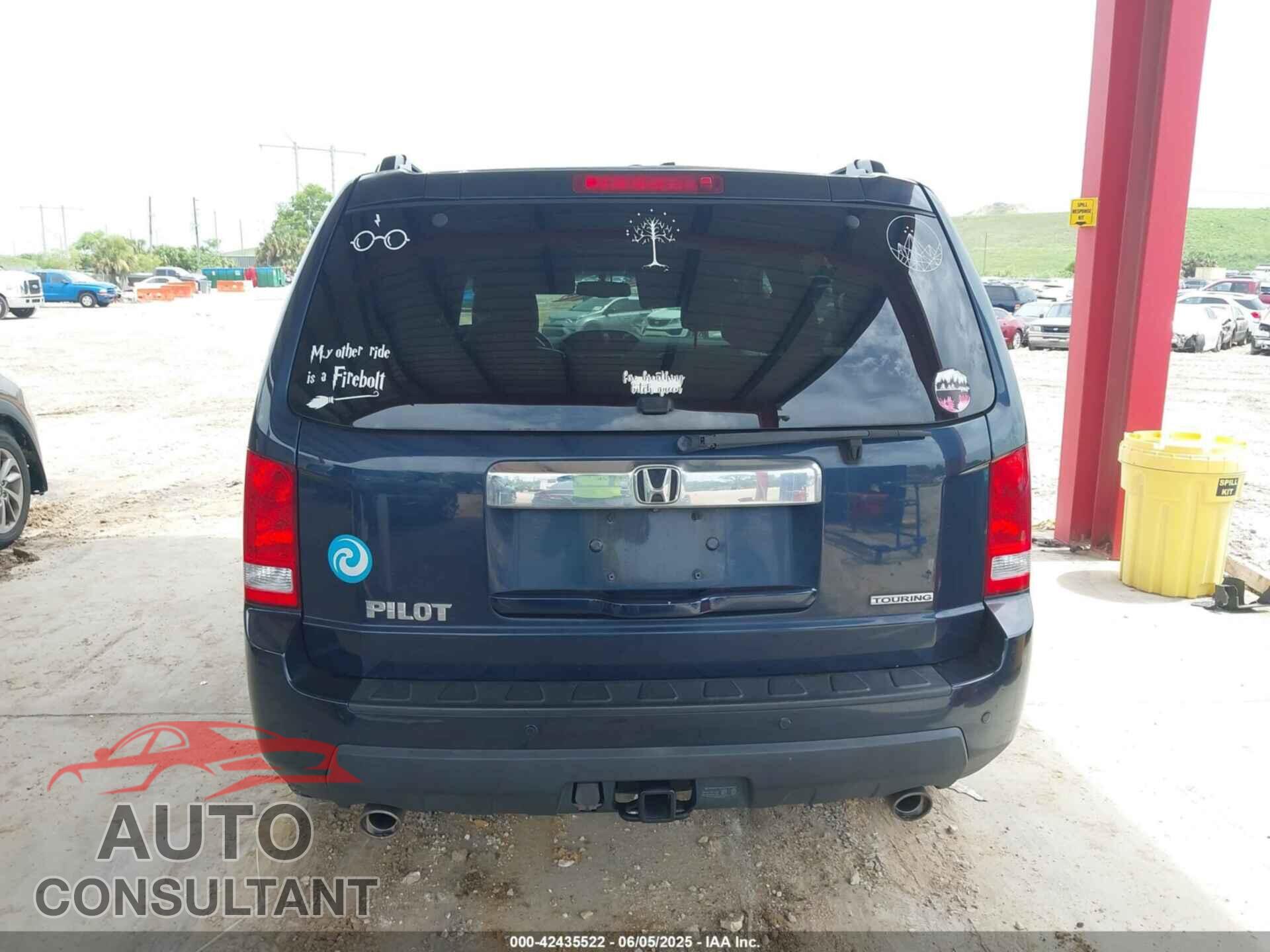 HONDA PILOT 2011 - 5FNYF3H94BB032105