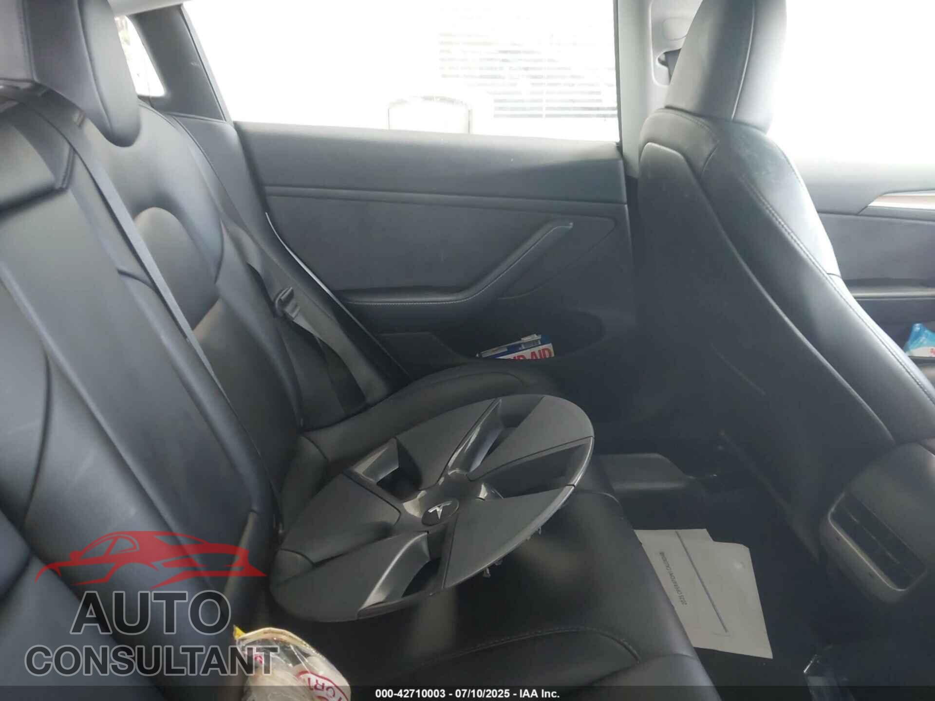 TESLA MODEL 3 2023 - 5YJ3E1EA7PF484511