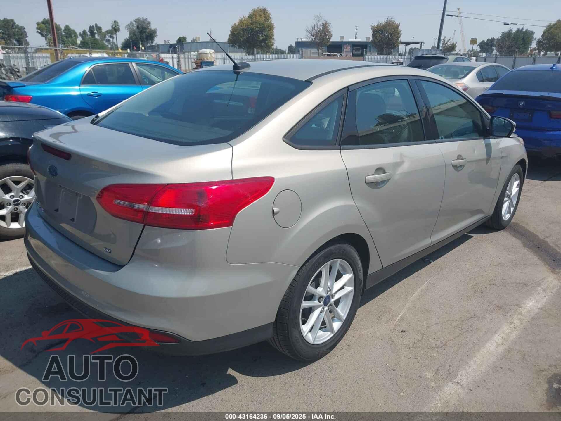 FORD FOCUS 2015 - 1FADP3F24FL203946