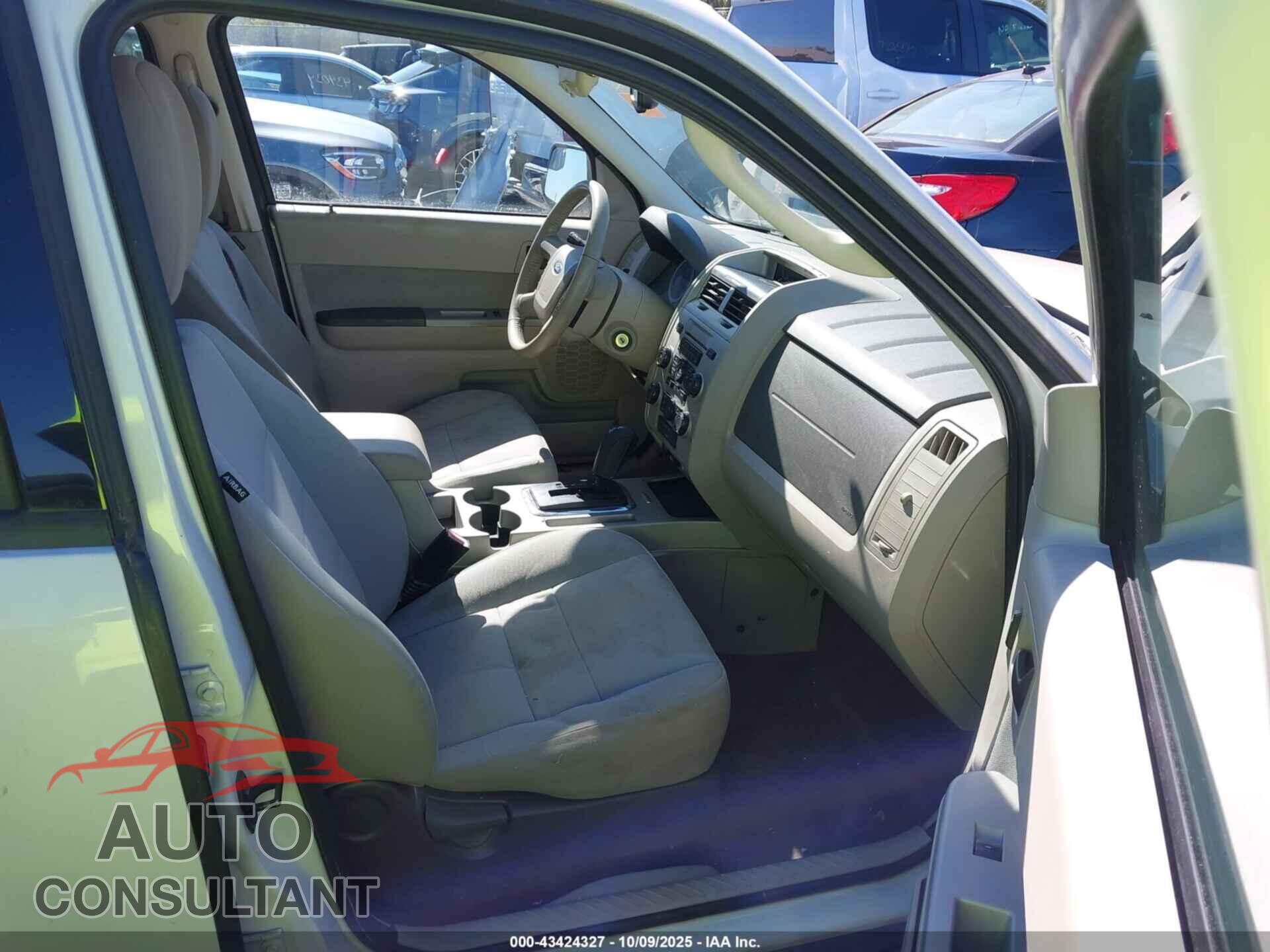 FORD ESCAPE 2011 - 1FMCU9DG3BKA54344