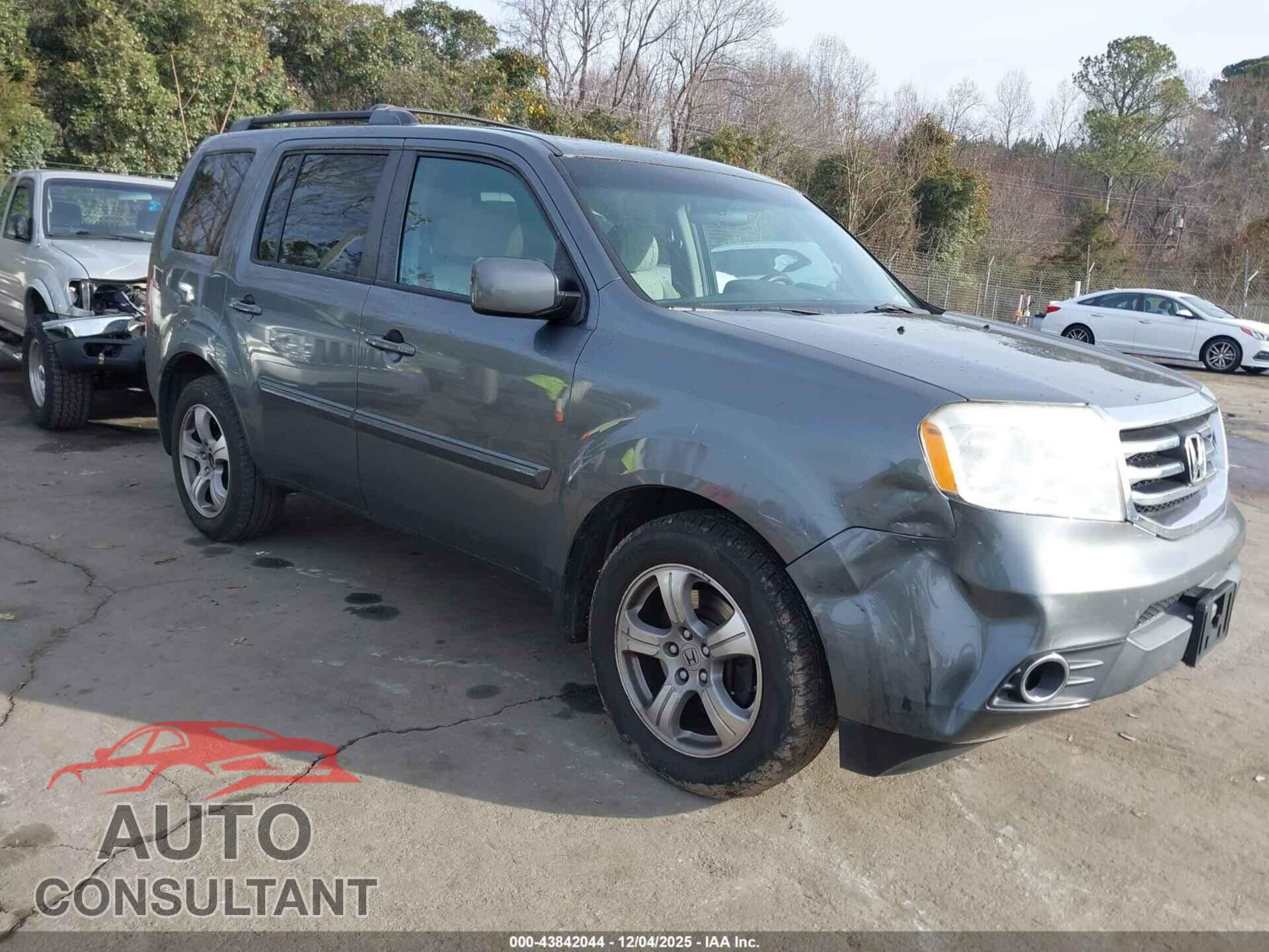 HONDA PILOT 2013 - 5FNYF4H48DB036543