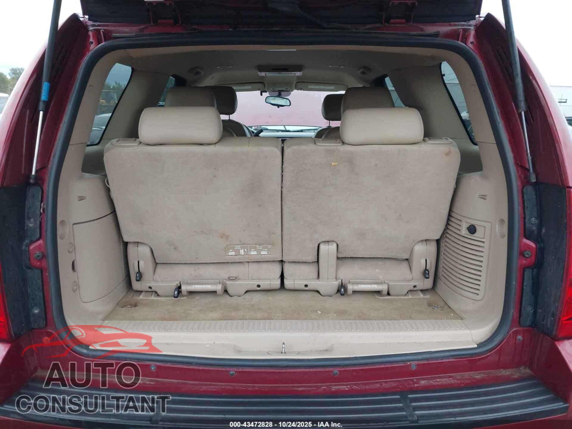 CHEVROLET TAHOE 2011 - 1GNSCBE07BR143473