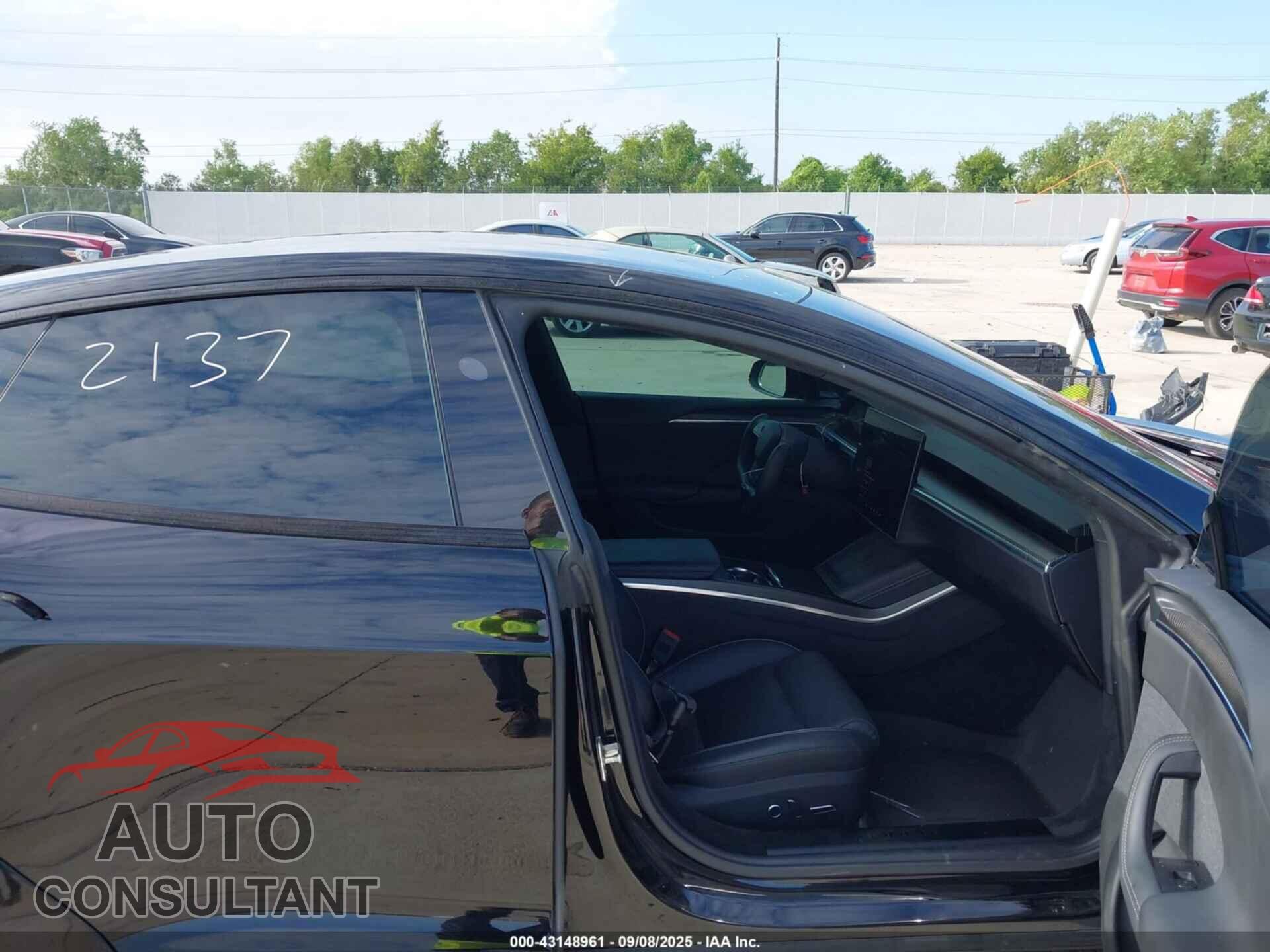 TESLA MODEL S 2023 - 5YJSA1E64PF518519