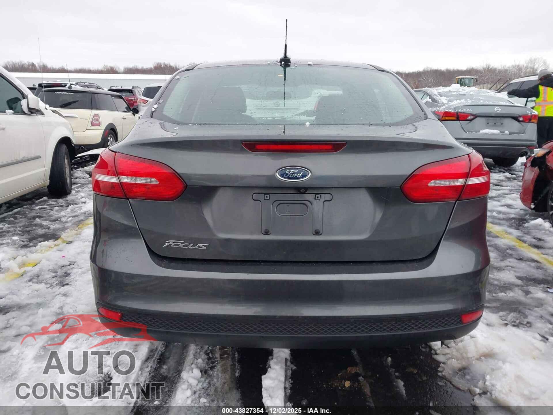 FORD FOCUS 2017 - 1FADP3E28HL285071