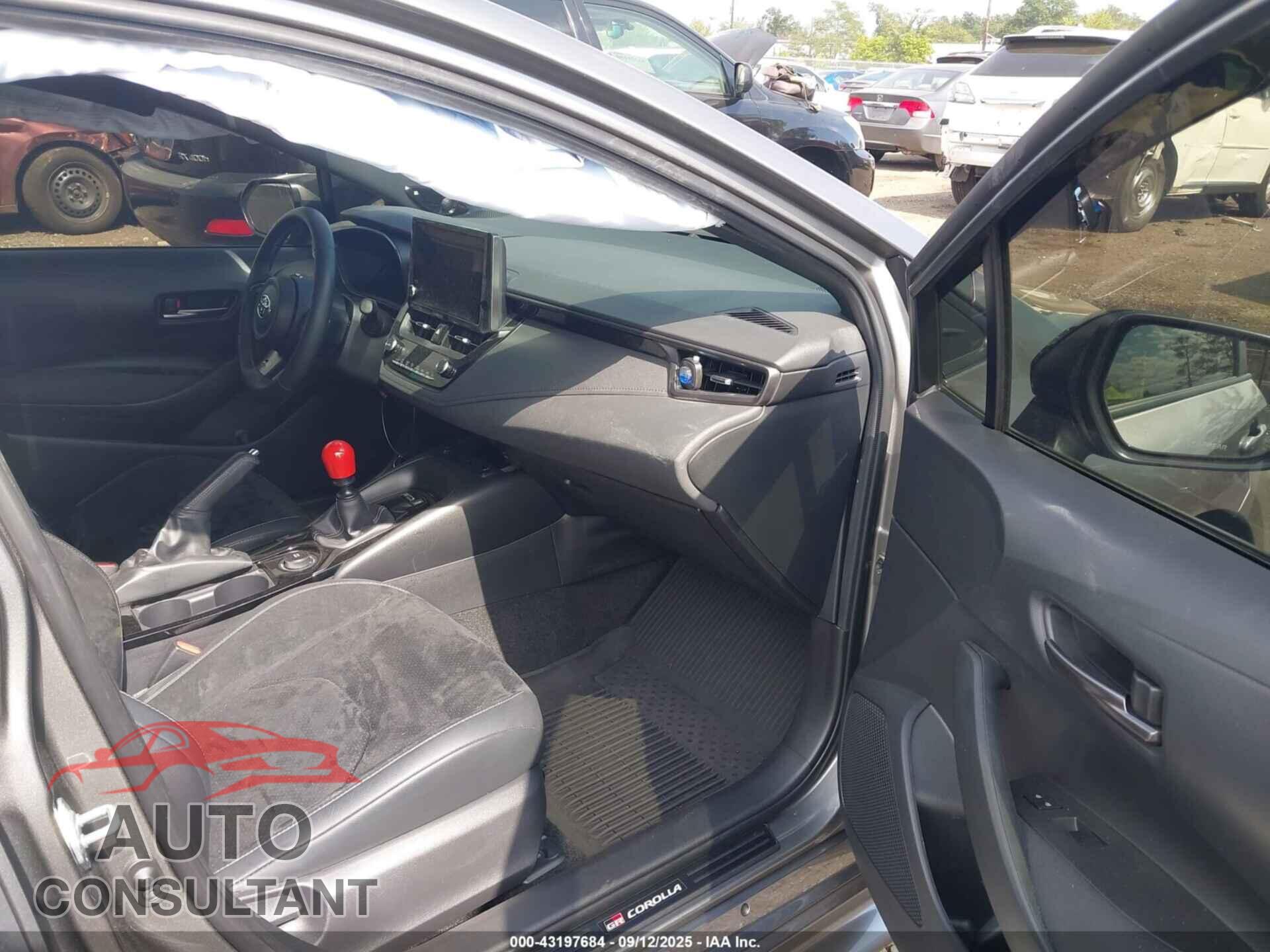 TOYOTA GR COROLLA 2024 - JTNABAAE6RA007746
