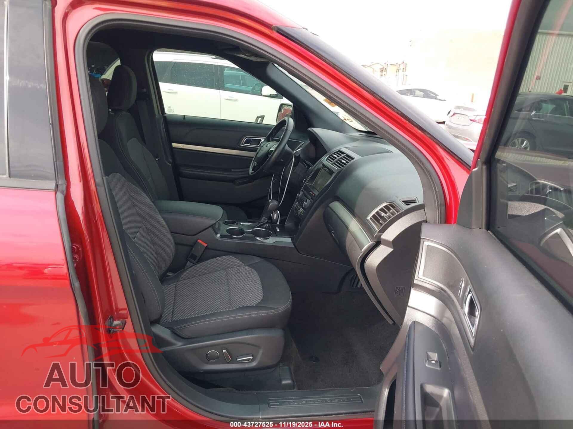 FORD EXPLORER 2018 - 1FM5K7D88JGB55599