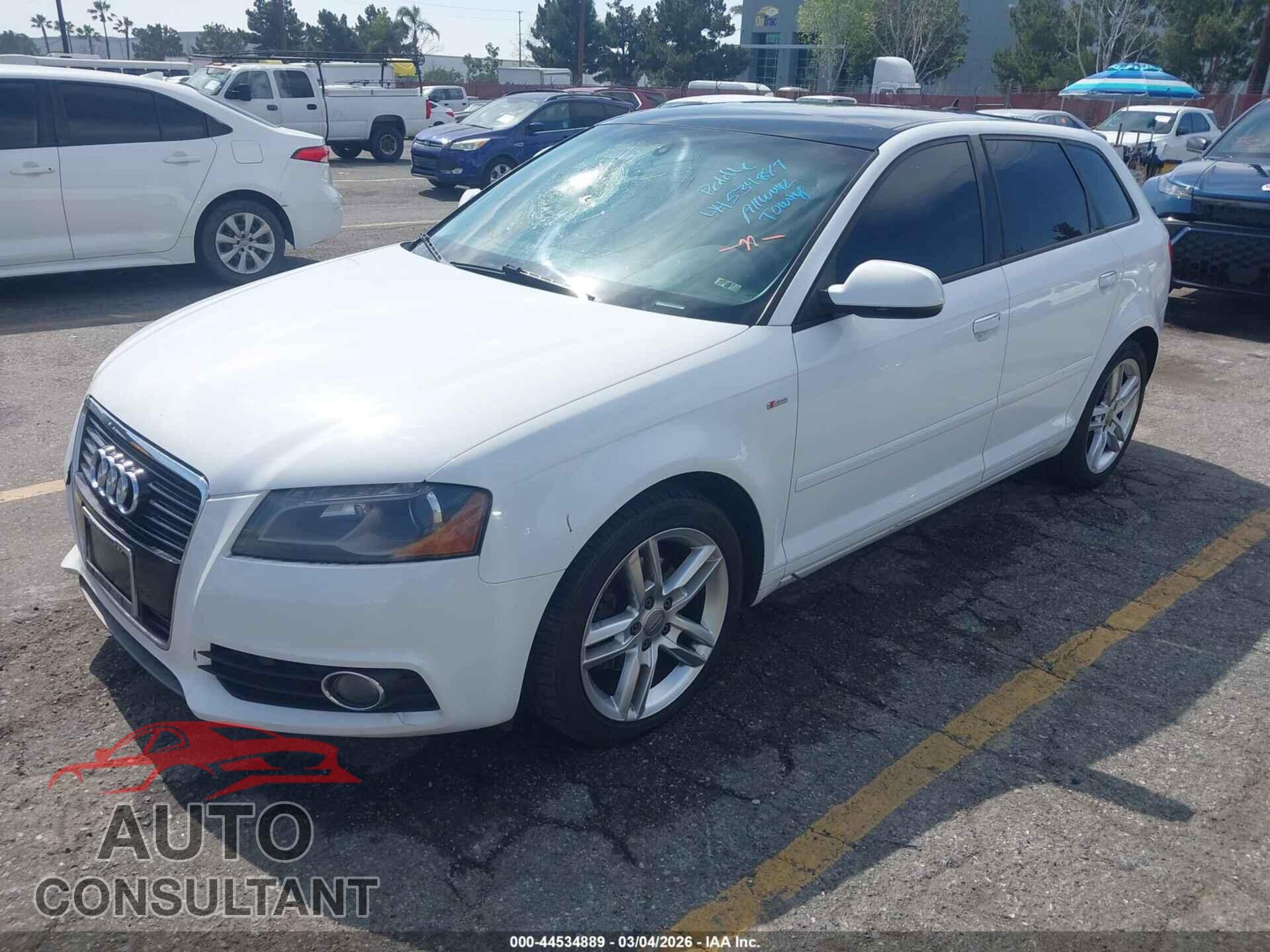 AUDI A3 2011 - WAUKJAFM0BA021849